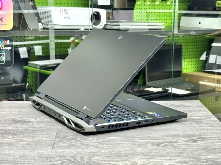 Acer Predator Helios PH315-55 4